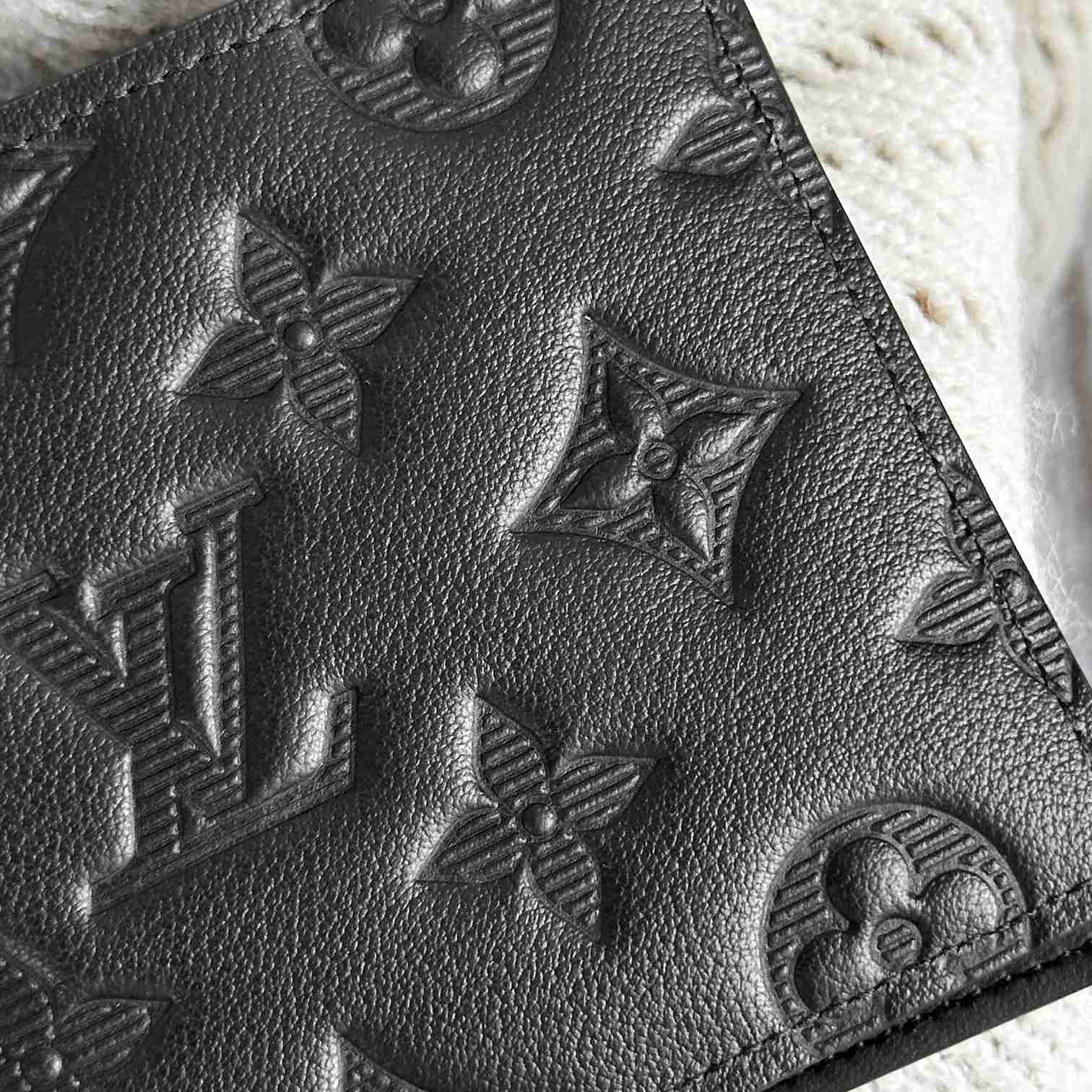 Louis Vuitton Multiple Wallet  M62901 - DopestKickz