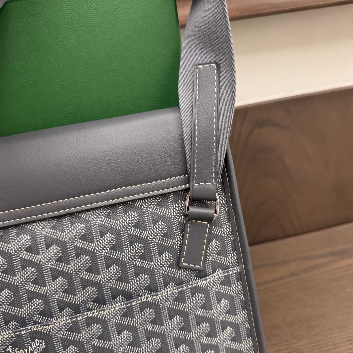 Goyard Coursier Messenger Bag - DopestKickz