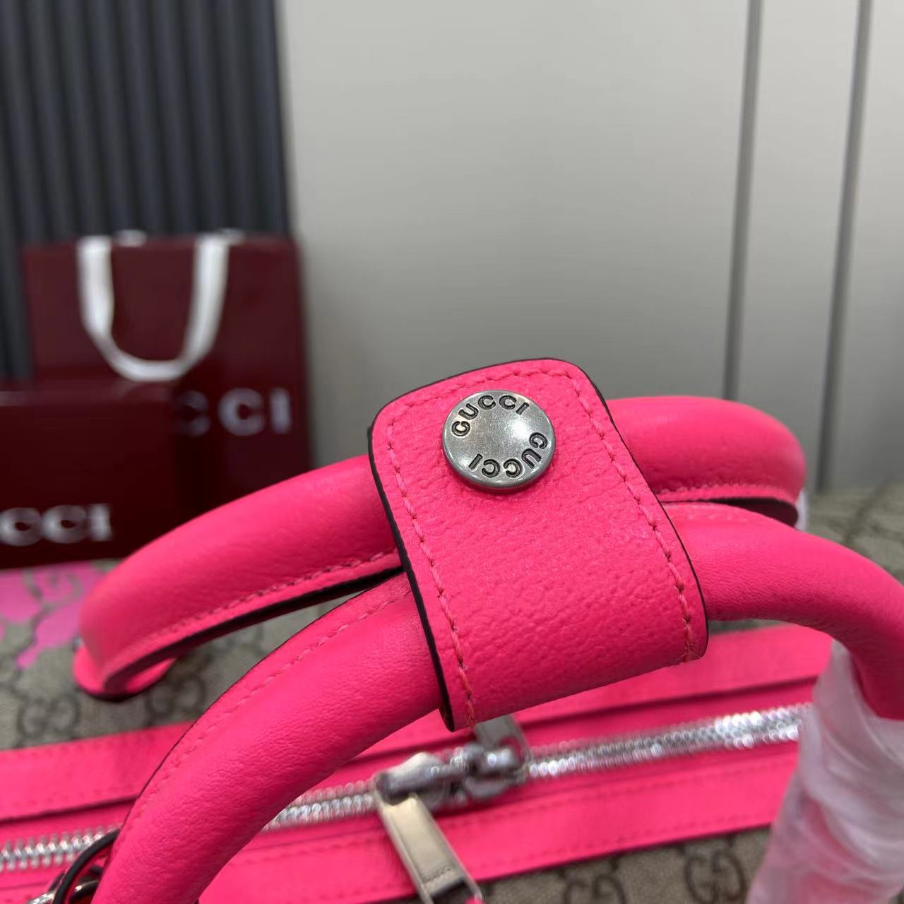 Gucci Medium Duffle Bag With Print - DopestKickz