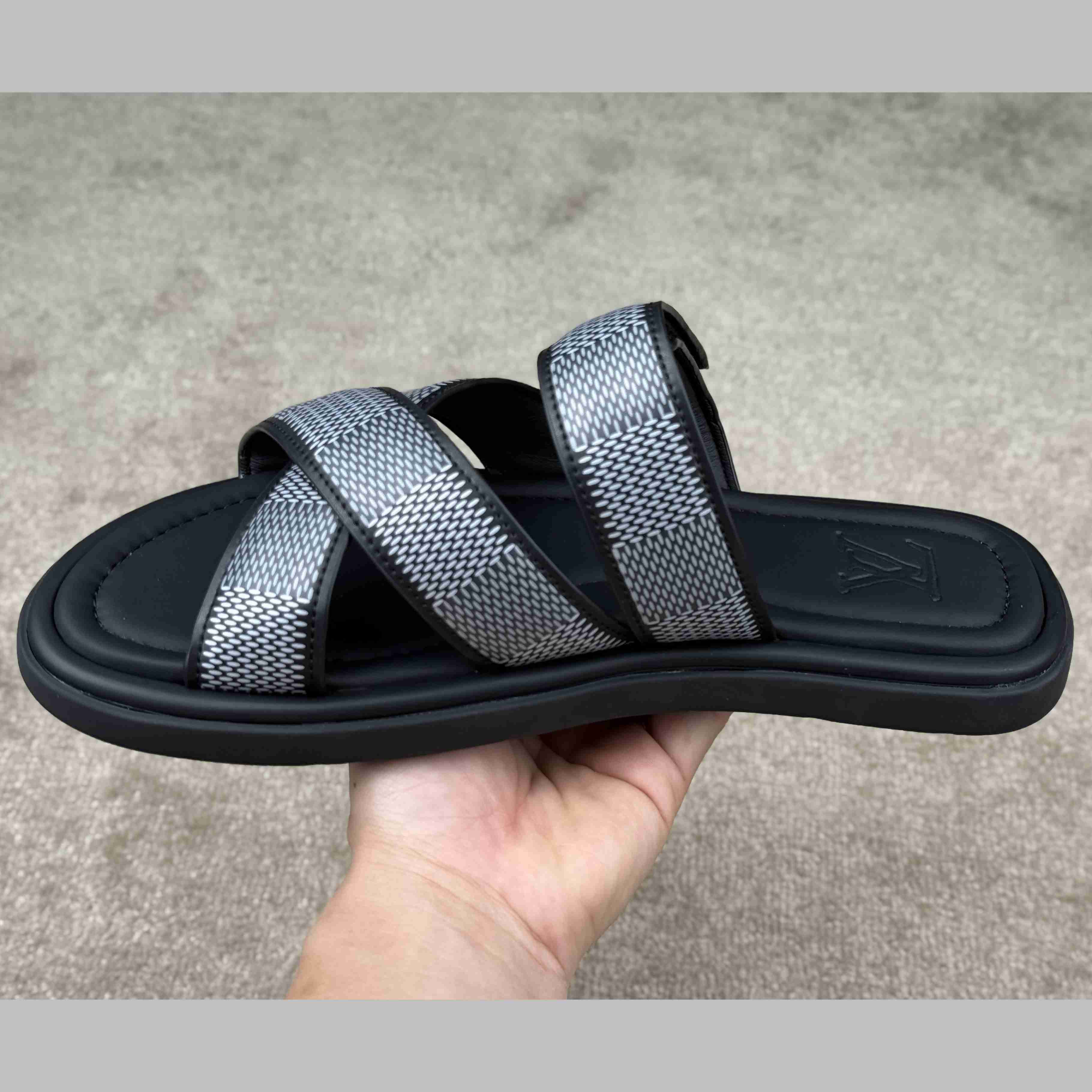 Louis Vuitton LV Venice Mule    1ACRIV - DopestKickz