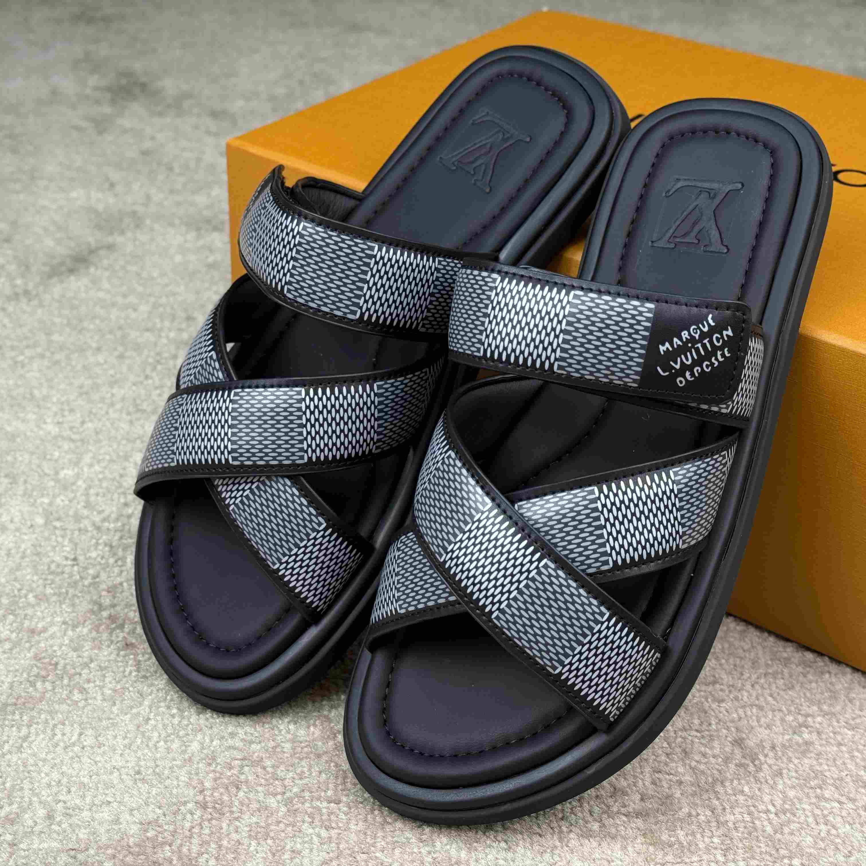 Louis Vuitton LV Venice Mule    1ACRIV - DopestKickz