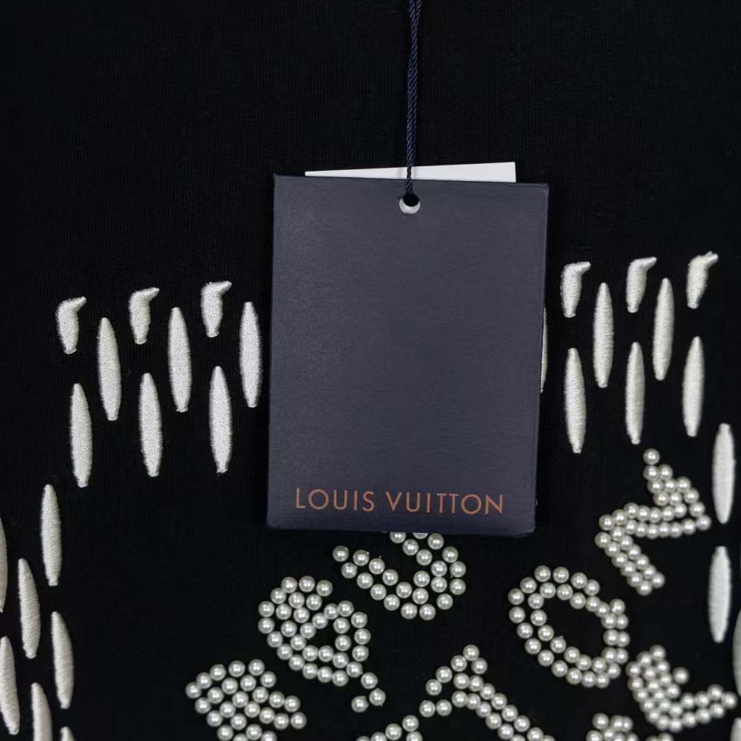 Louis Vuitton Embroidered Signature Cotton T-Shirt   1AFJFK - DopestKickz