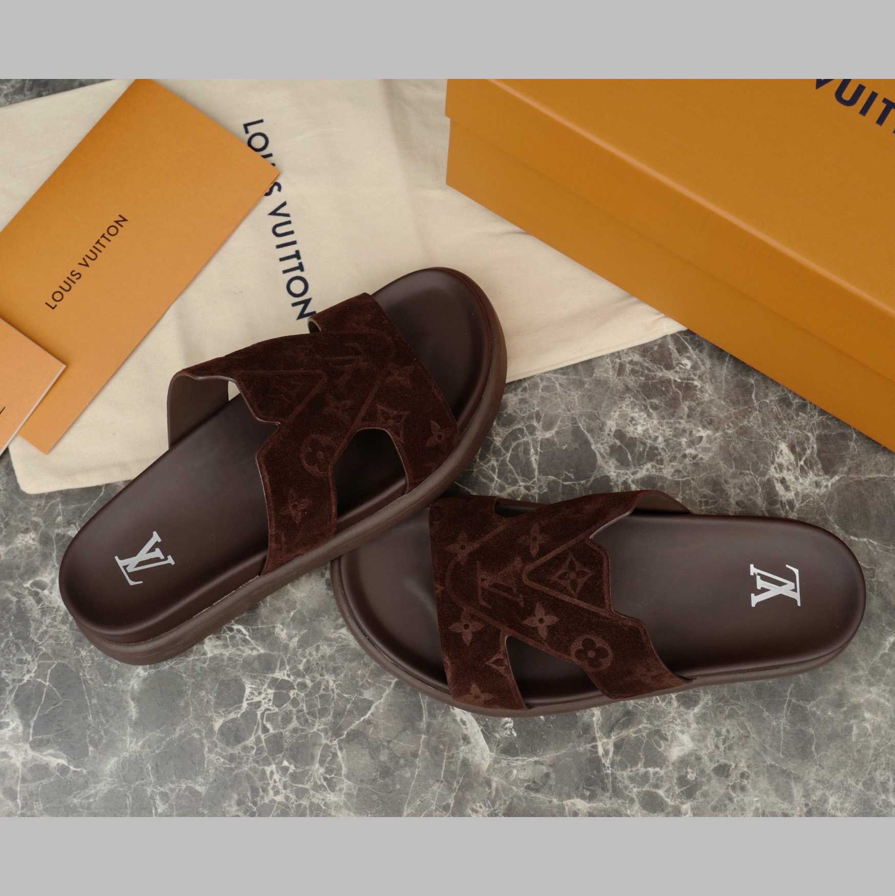 Louis Vuitton LV Oasis Mule   1AHSF9 - DopestKickz