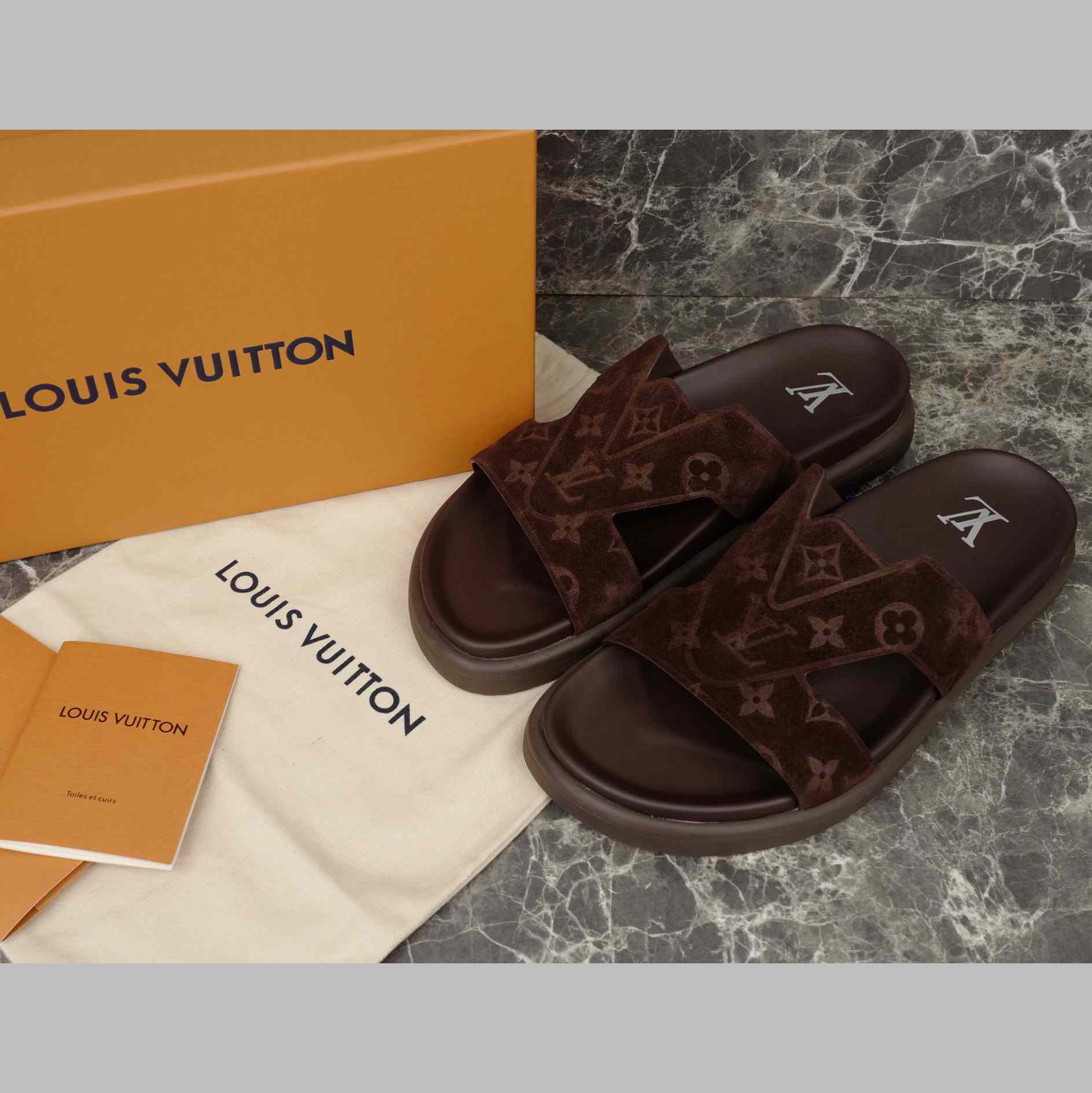 Louis Vuitton LV Oasis Mule   1AHSF9 - DopestKickz