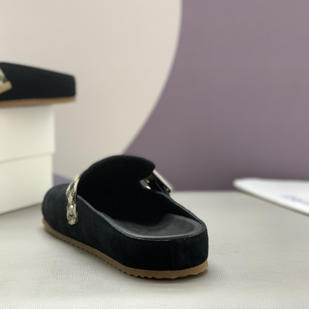 Burberry Suede Urchin Clogs - DopestKickz