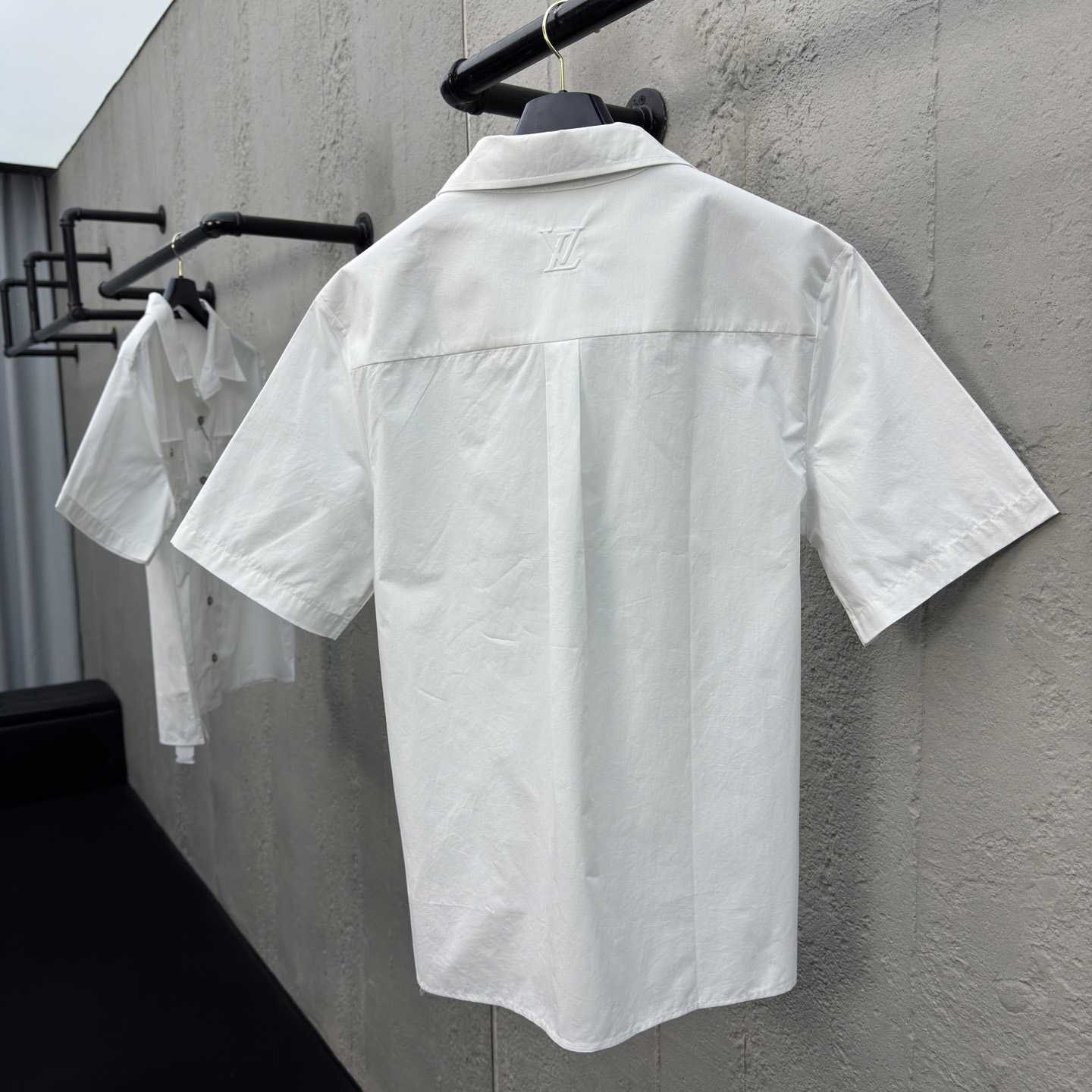 Louis Vuitton Signature Short-Sleeved Cotton Shirt   1AHCHO - DopestKickz
