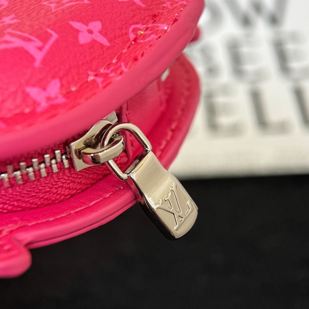 Louis Vuitton LV Crab Bag Charm   M02298 - DopestKickz