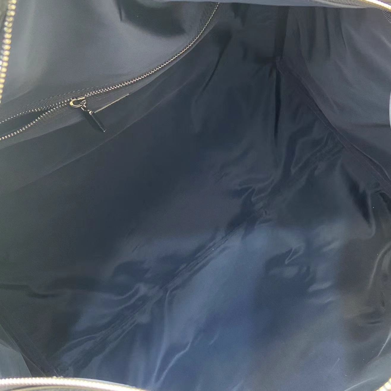 Gucci Medium Duffle Bag With Web - DopestKickz