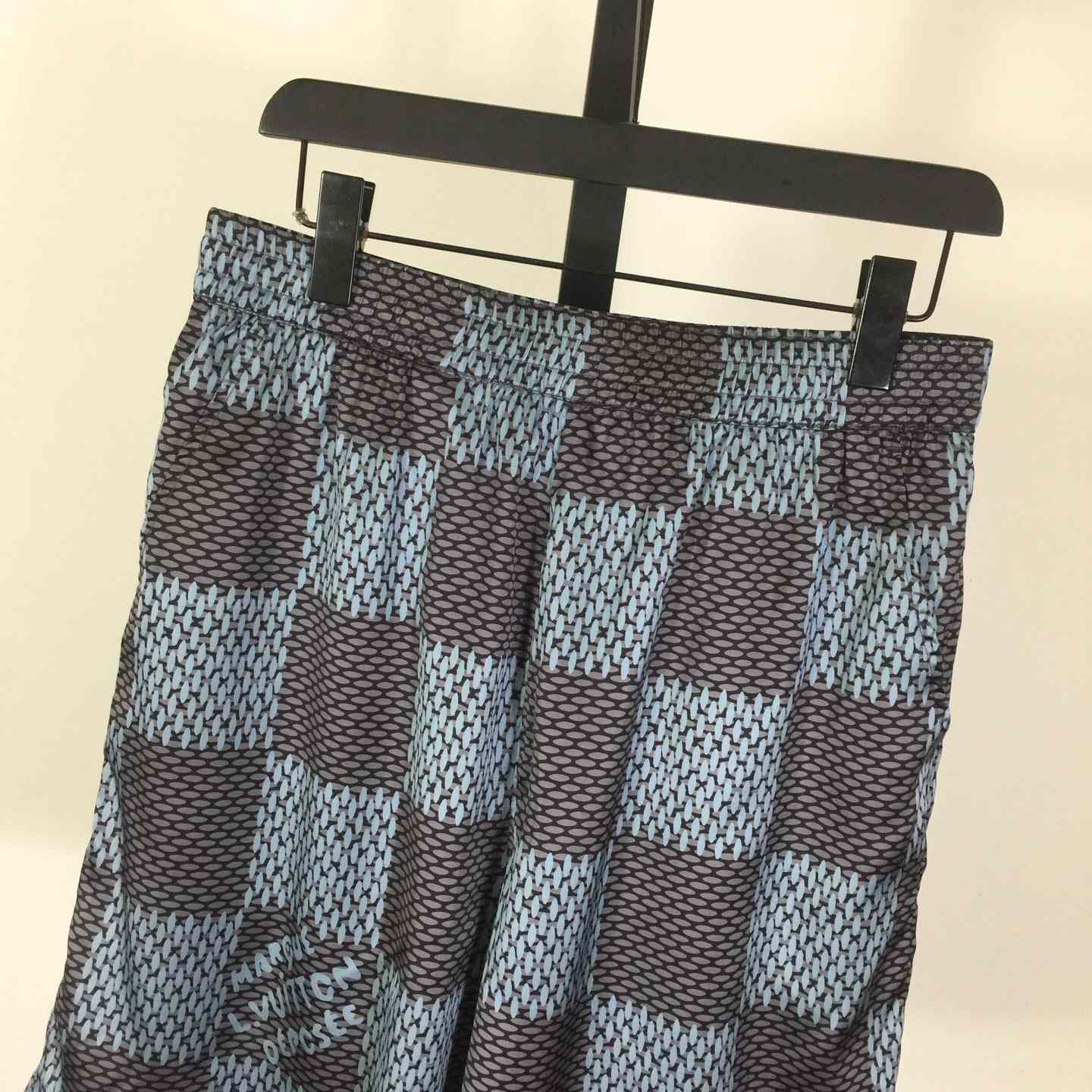 Louis Vuitton Damier Silk Shorts   1AHVT9 - DopestKickz