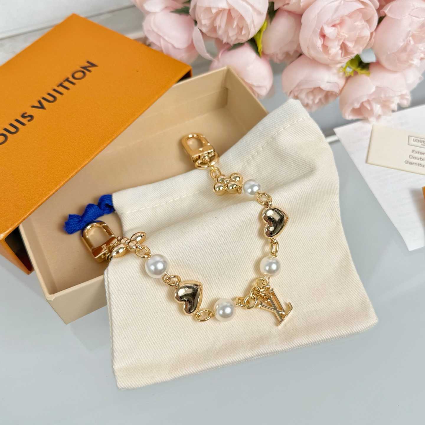 Louis Vuitton LV Heart Bag Chain   M01088 - DopestKickz