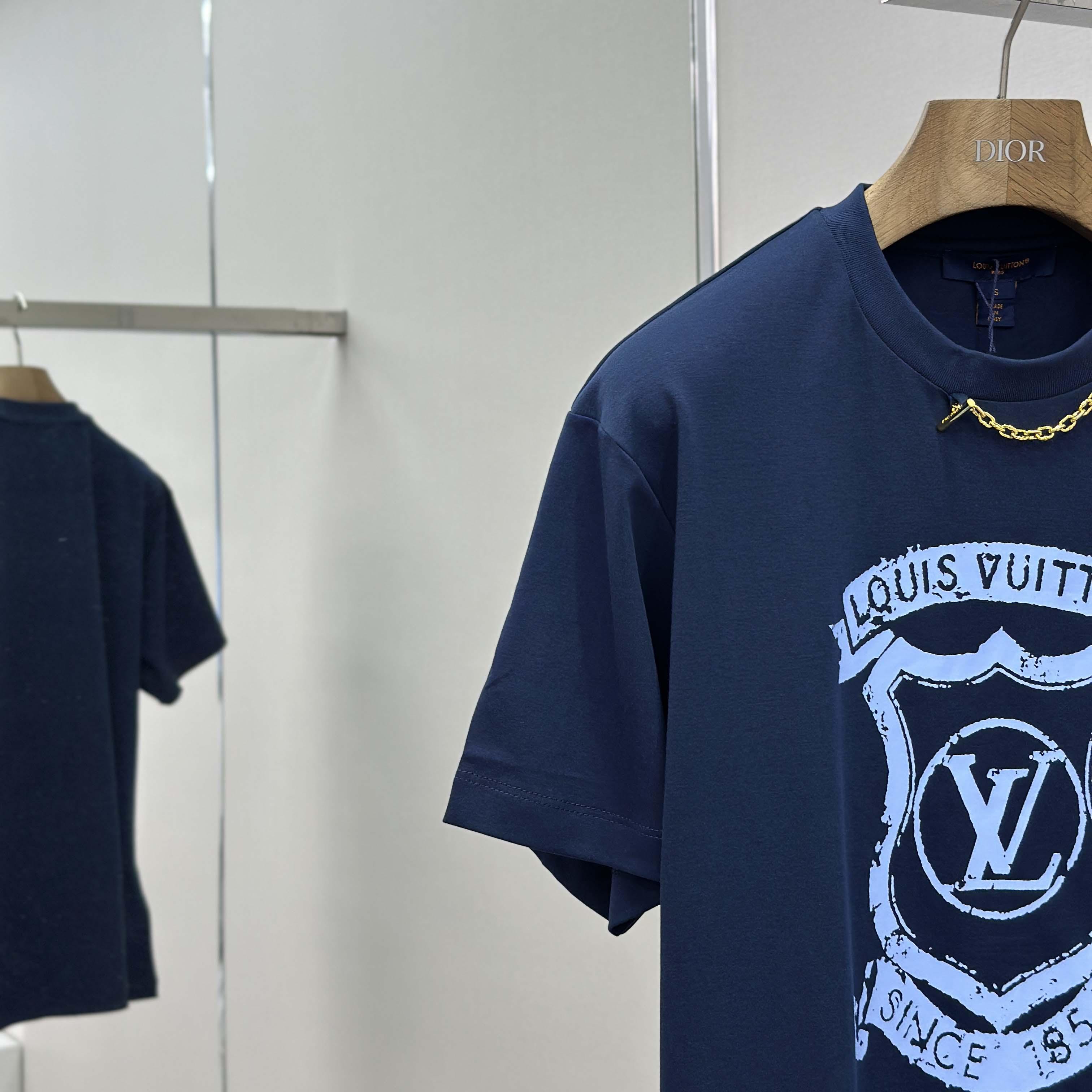 Louis Vuitton Signature Zipper Detail T-Shirt   1AI469 - DopestKickz