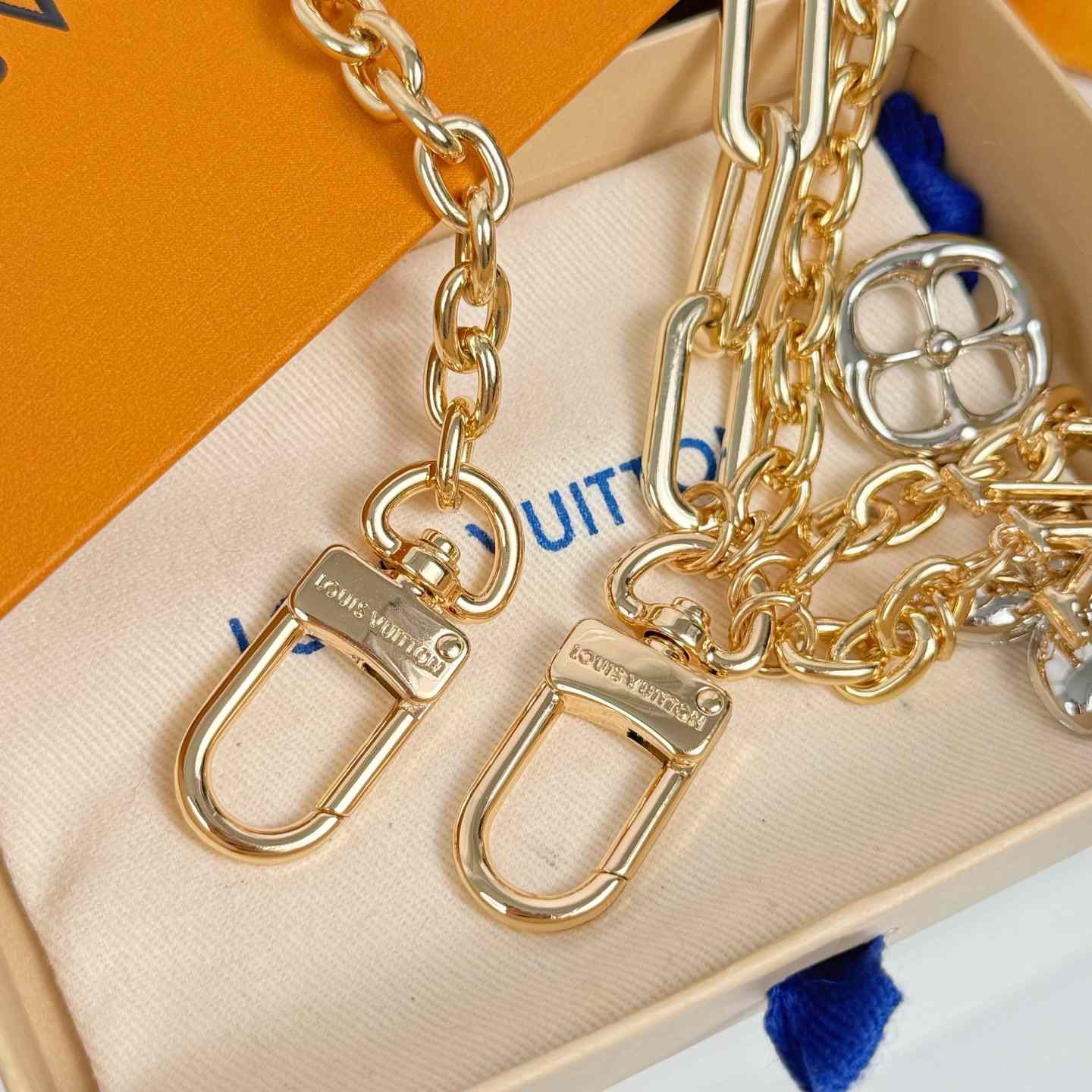 Louis Vuitton LV x TM Superflat Bag Chain   M02452 - DopestKickz