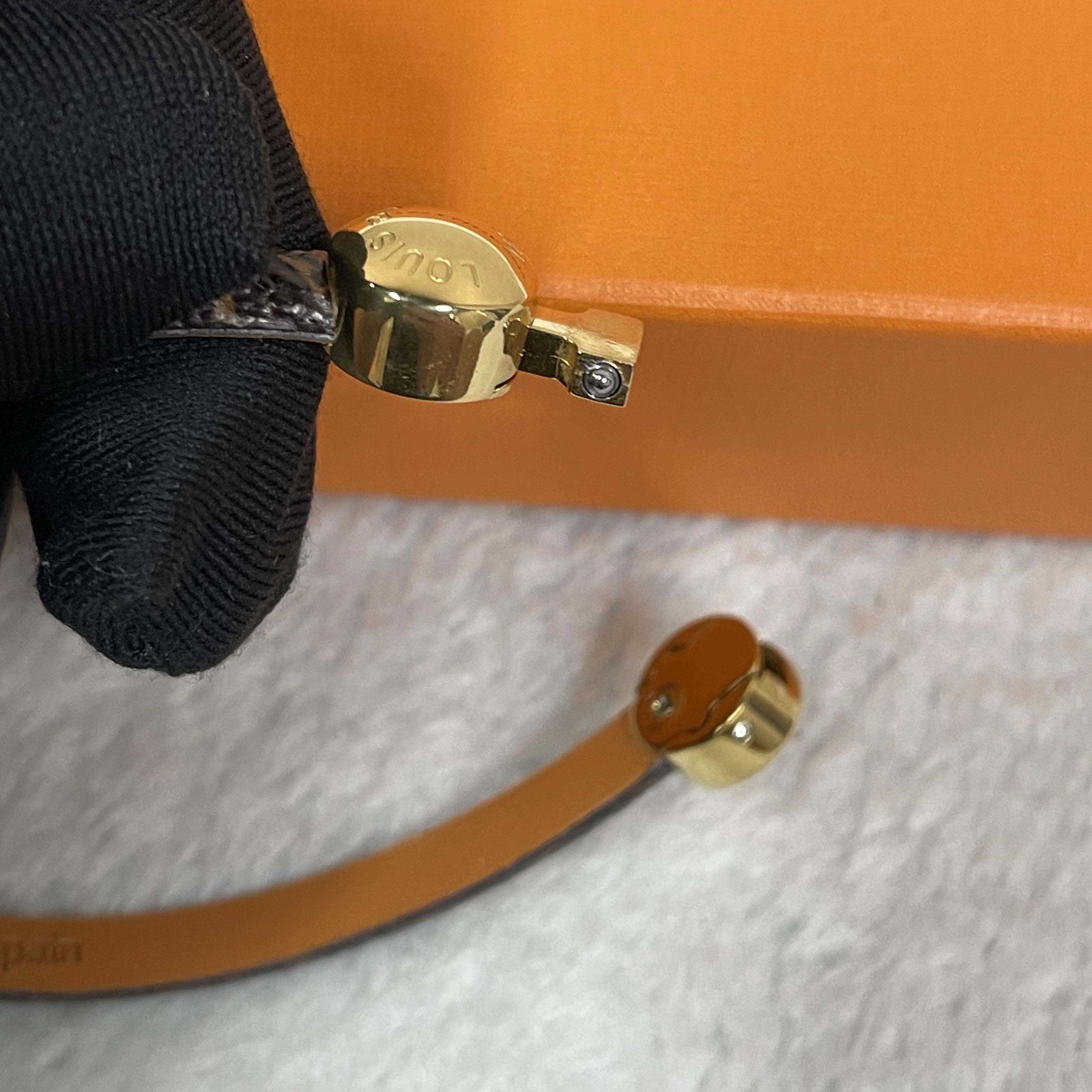 Louis Vuitton Bracelet    - DopestKickz