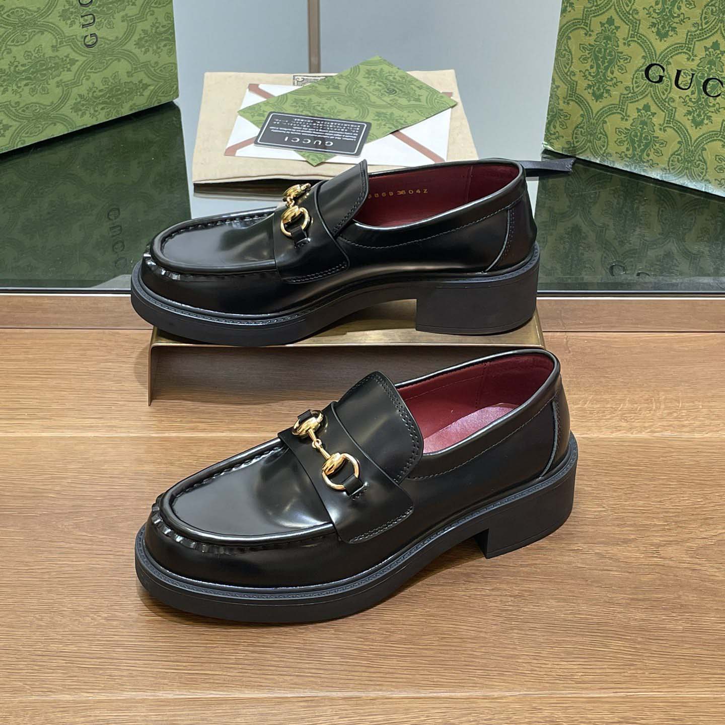 Gucci Women's loafer with Horsebit - DopestKickz