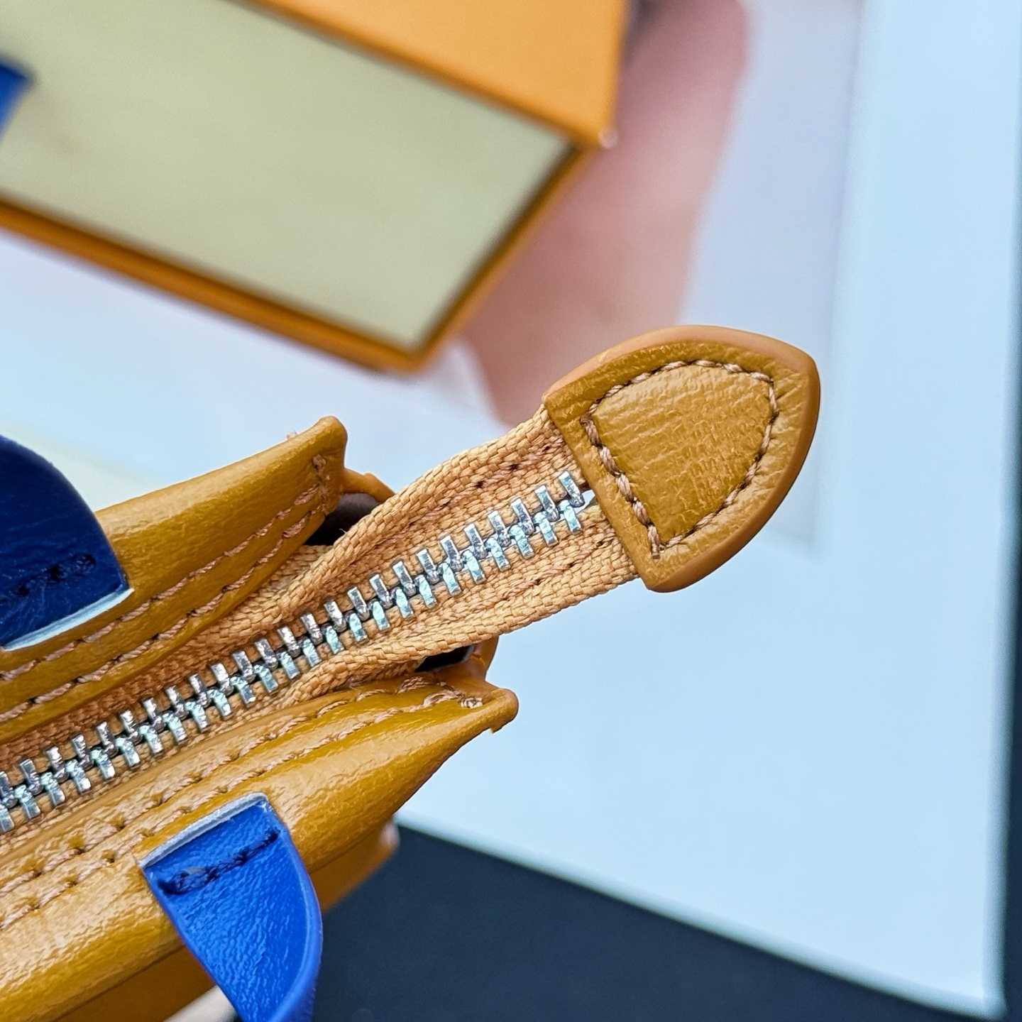 Louis Vuitton LV Mini Shopper Bag Charm   M02699 - DopestKickz