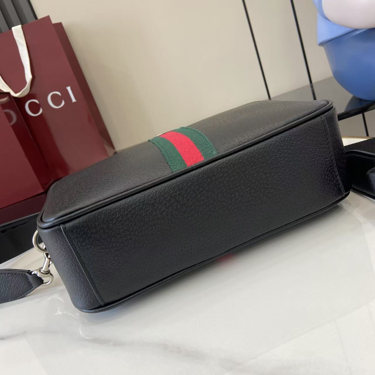 Gucci Ophidia Medium Crossbody Bag - DopestKickz