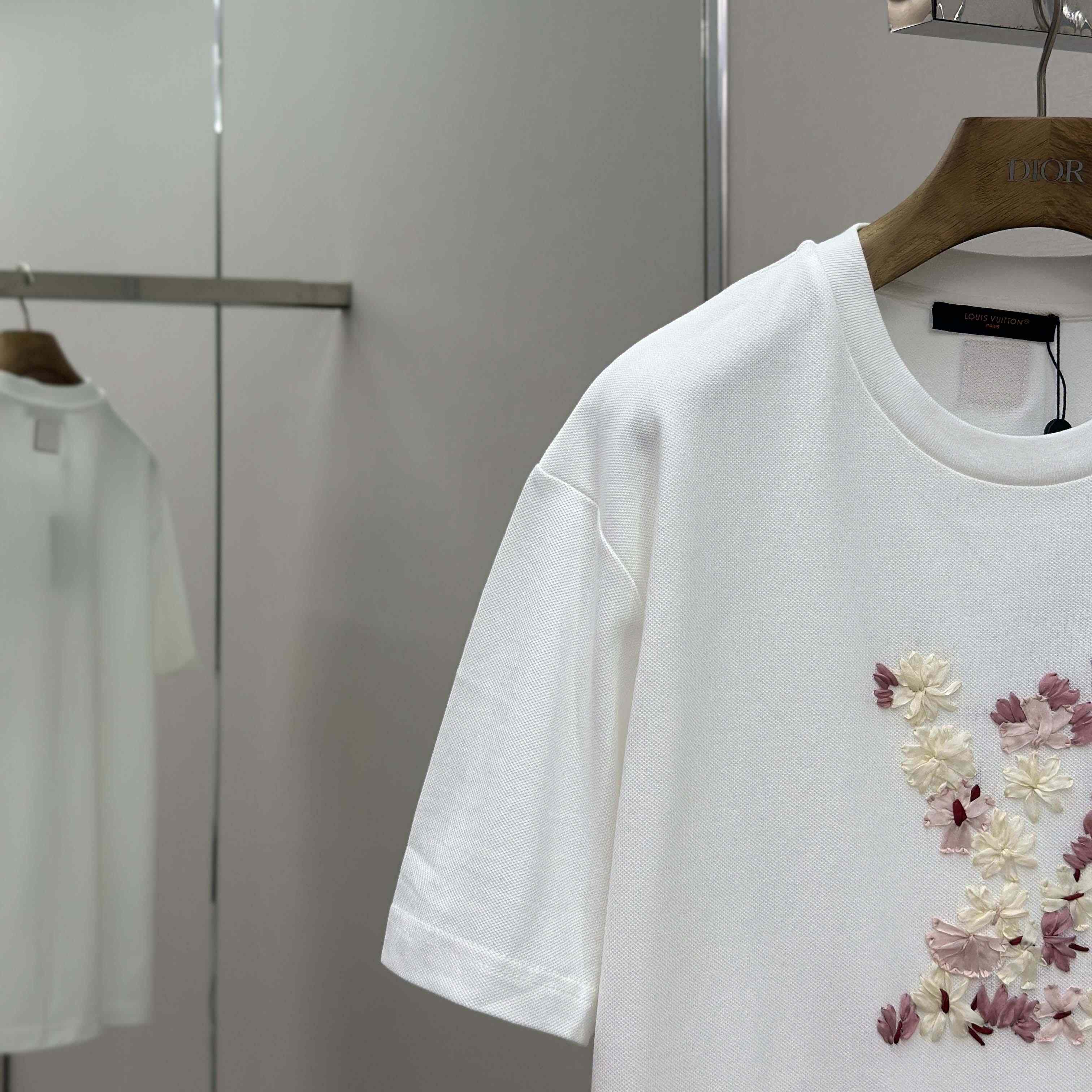 Louis Vuitton Embroidered T-Shirt   1AIMKH - DopestKickz