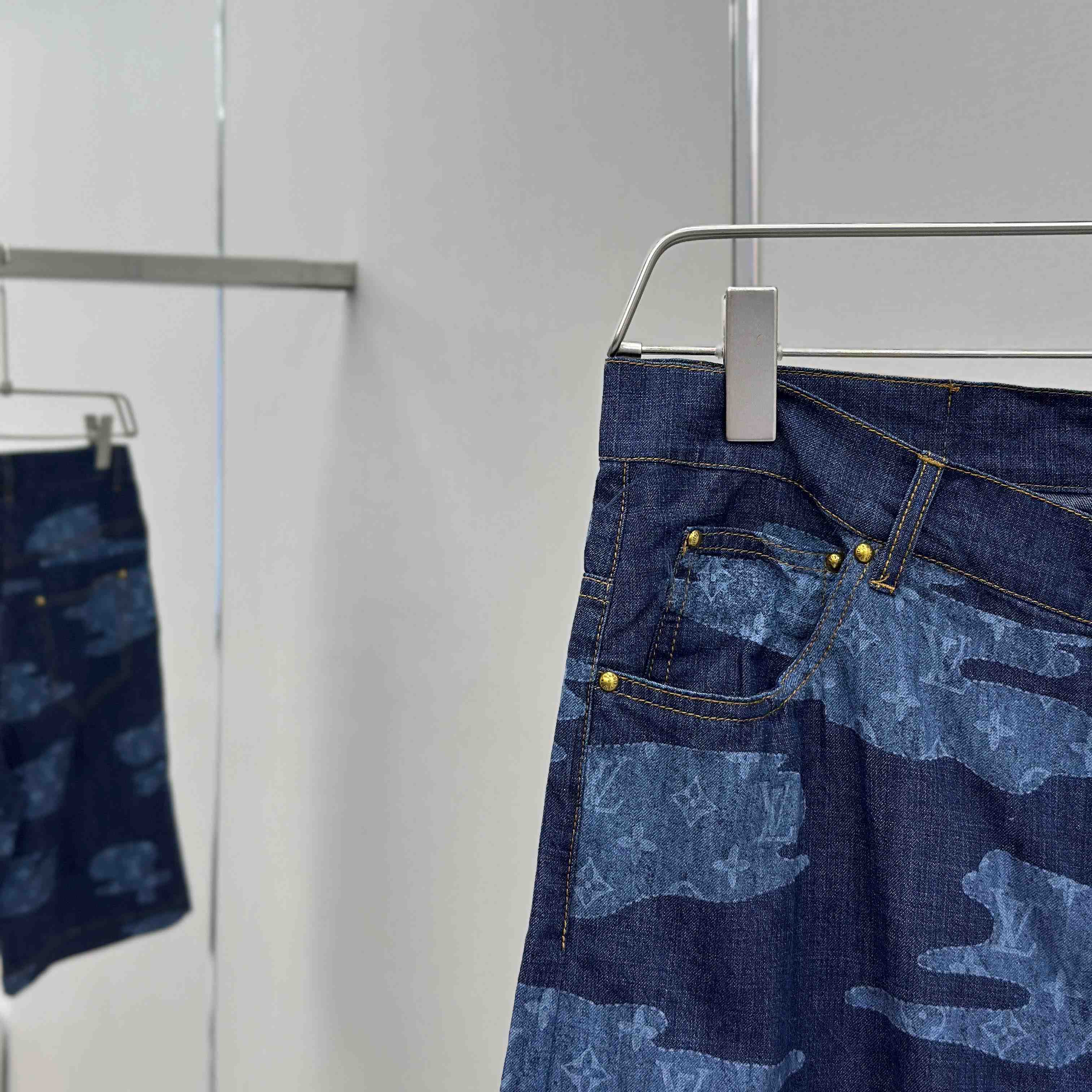 Louis Vuitton Monogram Chambray Shorts   1AILU6 - DopestKickz