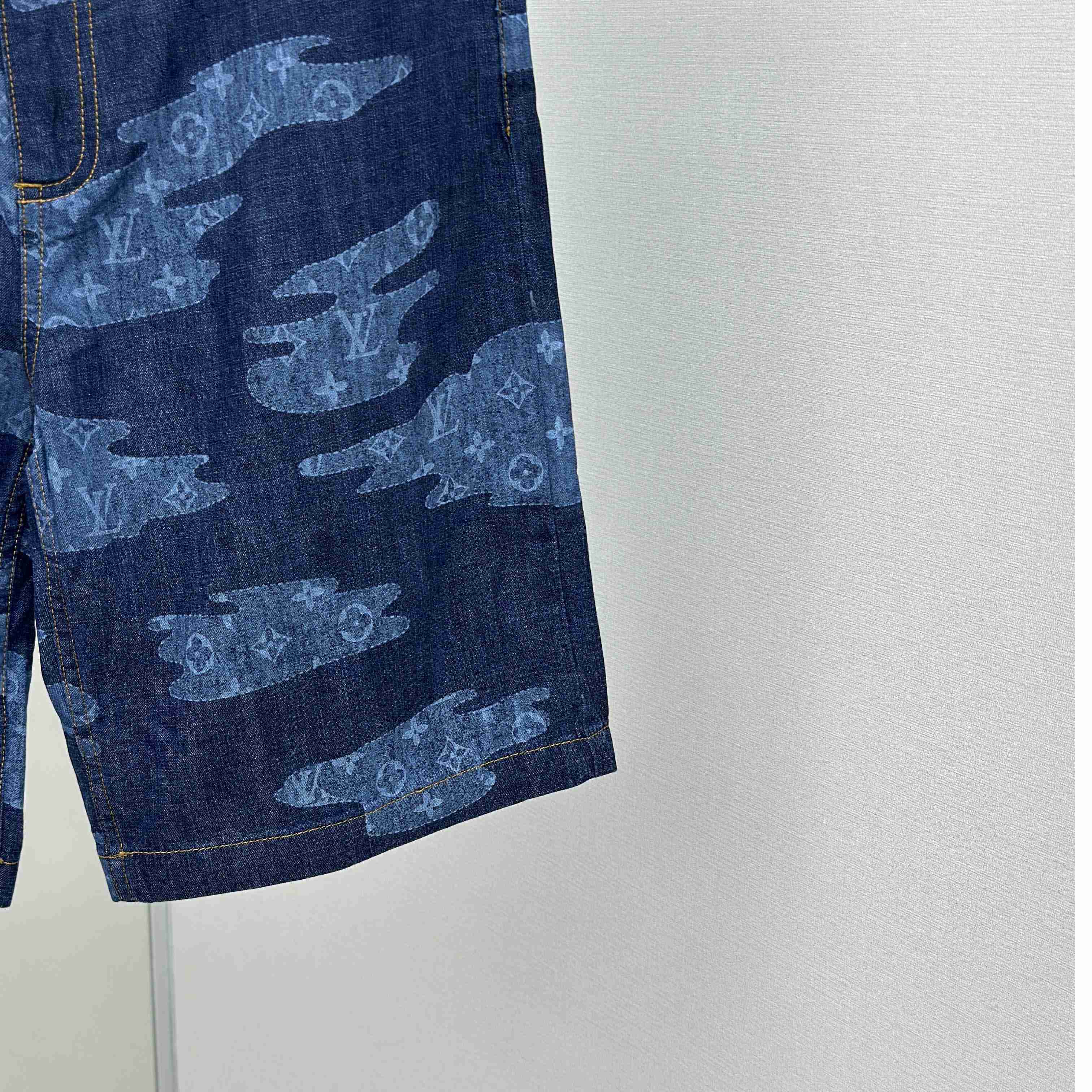 Louis Vuitton Monogram Chambray Shorts   1AILU6 - DopestKickz