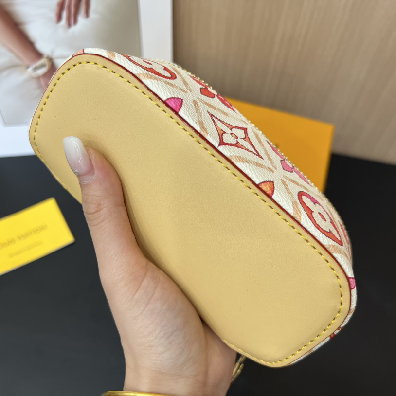 Louis Vuitton Sunglasses Pouch - DopestKickz