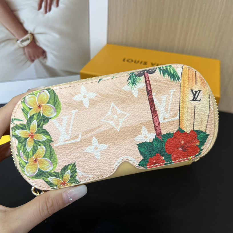 Louis Vuitton Sunglasses Pouch - DopestKickz