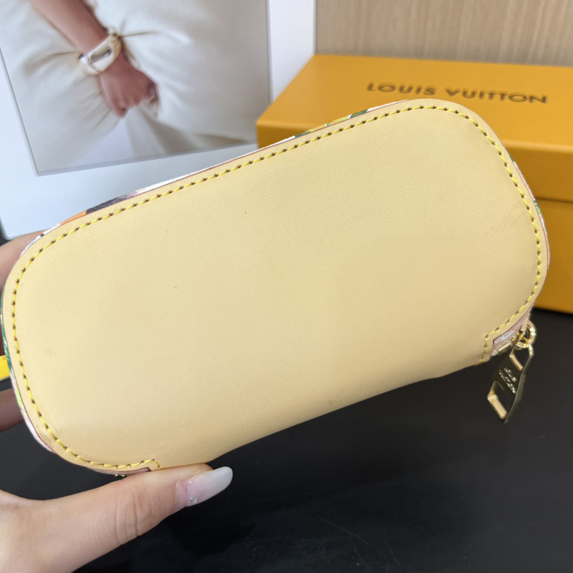 Louis Vuitton Sunglasses Pouch - DopestKickz