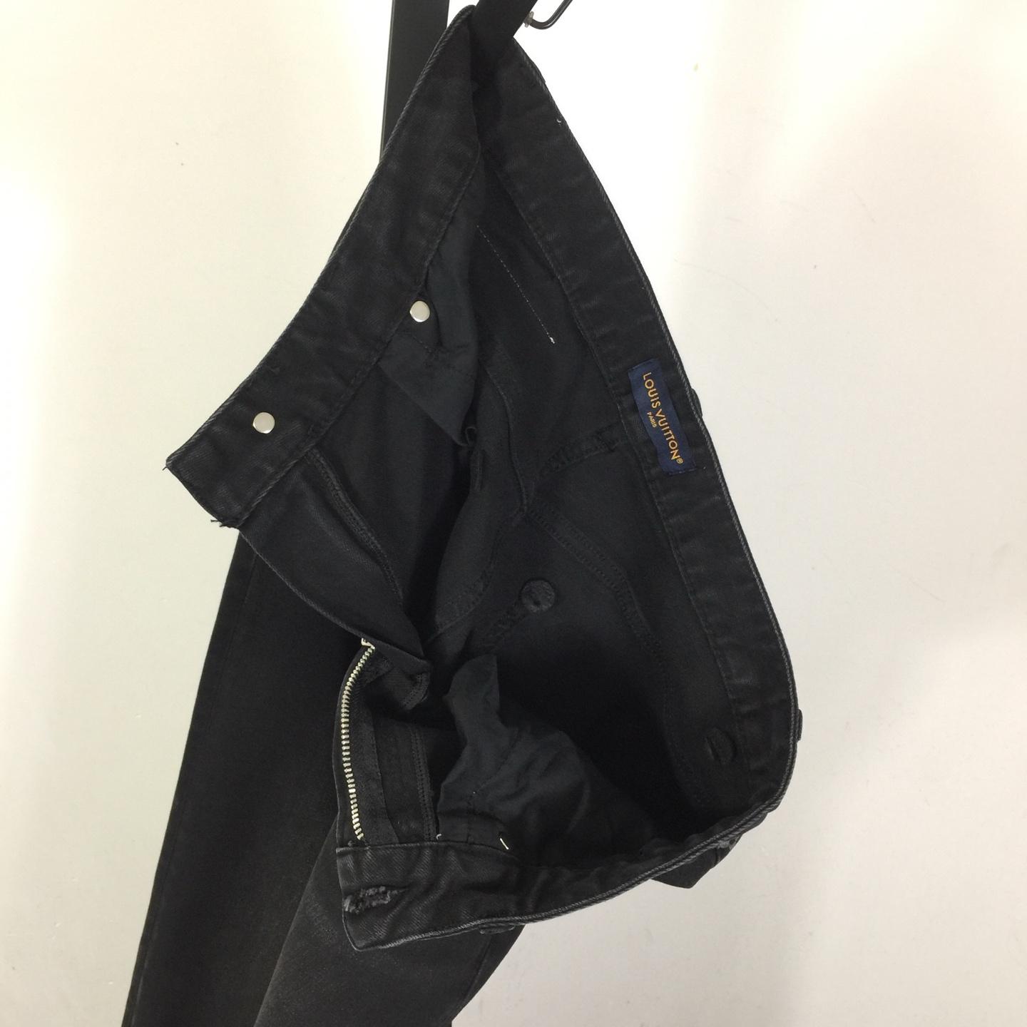 Louis Vuitton Jeans - DopestKickz