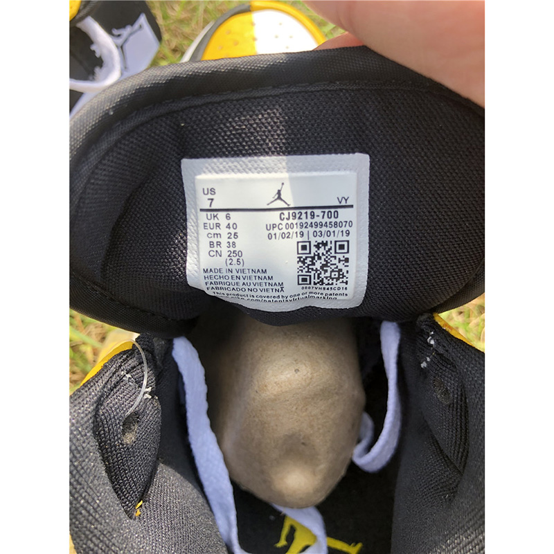 Jordan AJ1 Retro High Black/Yellow/White - DopestKickz