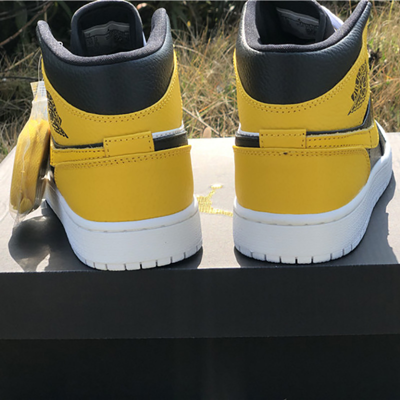Jordan AJ1 Retro High Black/Yellow/White - DopestKickz