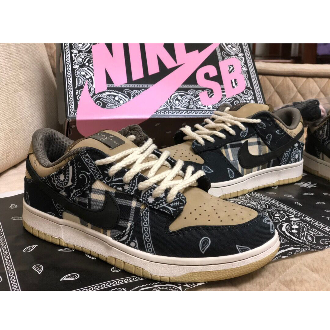 Travis Scott X Nike SB Dunk Low  - DopestKickz