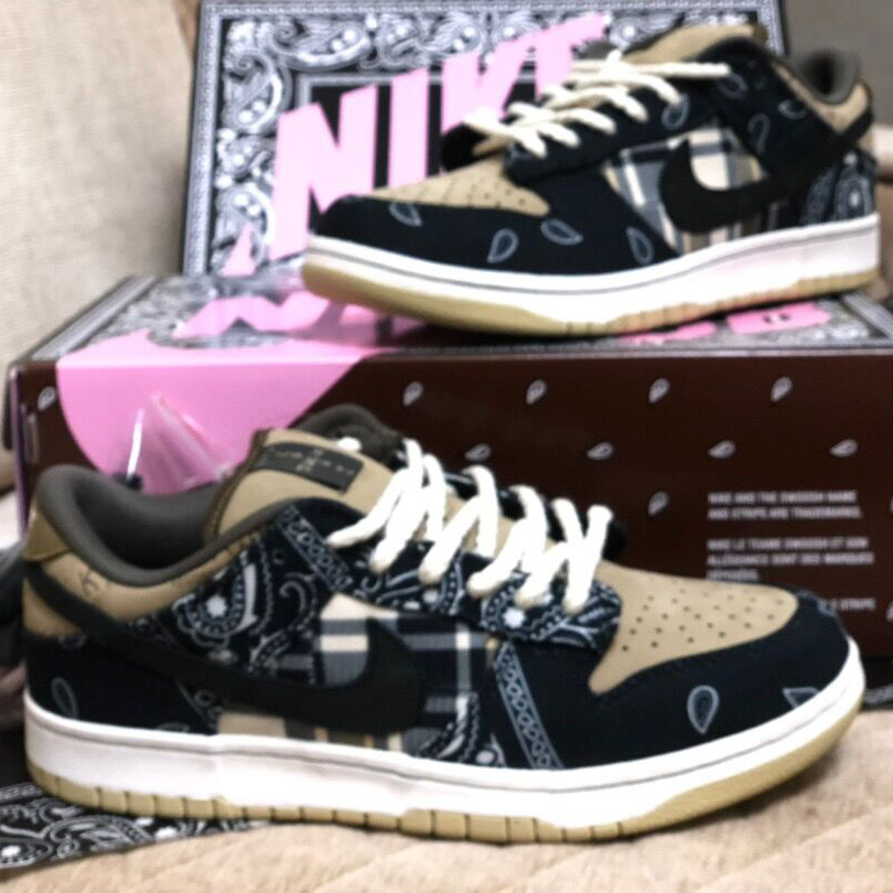 Travis Scott X Nike SB Dunk Low  - DopestKickz