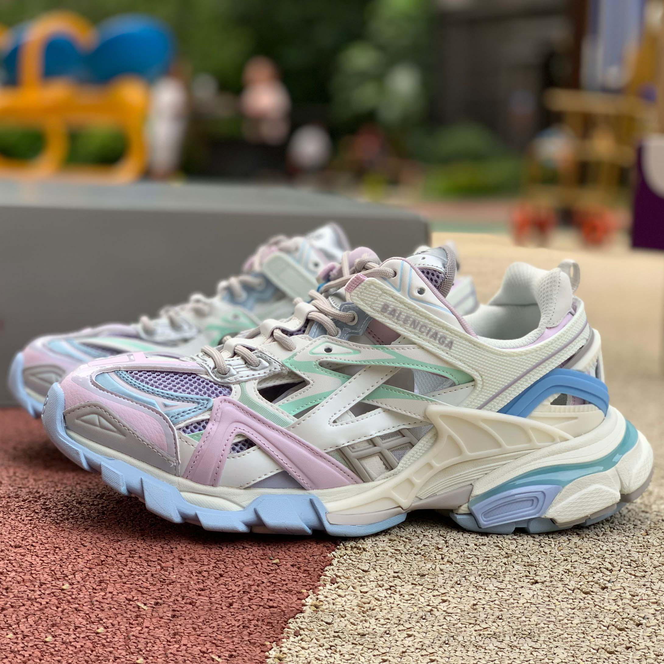 Balenciaga Track Runner 2.0 - DopestKickz