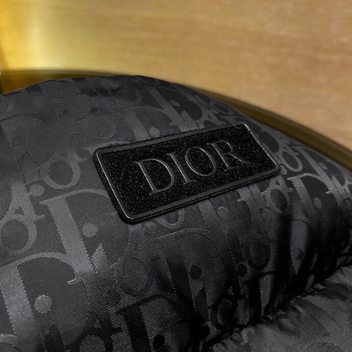 Dior Oblique Sleeveless Down Jacket - DopestKickz