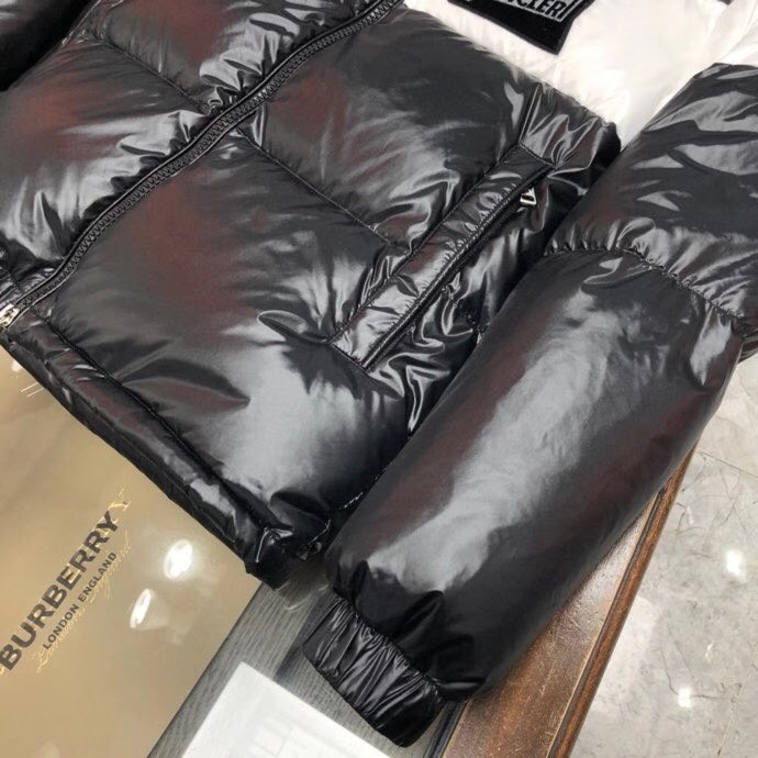 Moncler Logo Patch Padded Jacket - DopestKickz