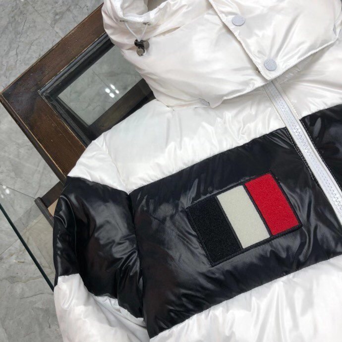 Moncler Logo Patch Padded Jacket - DopestKickz