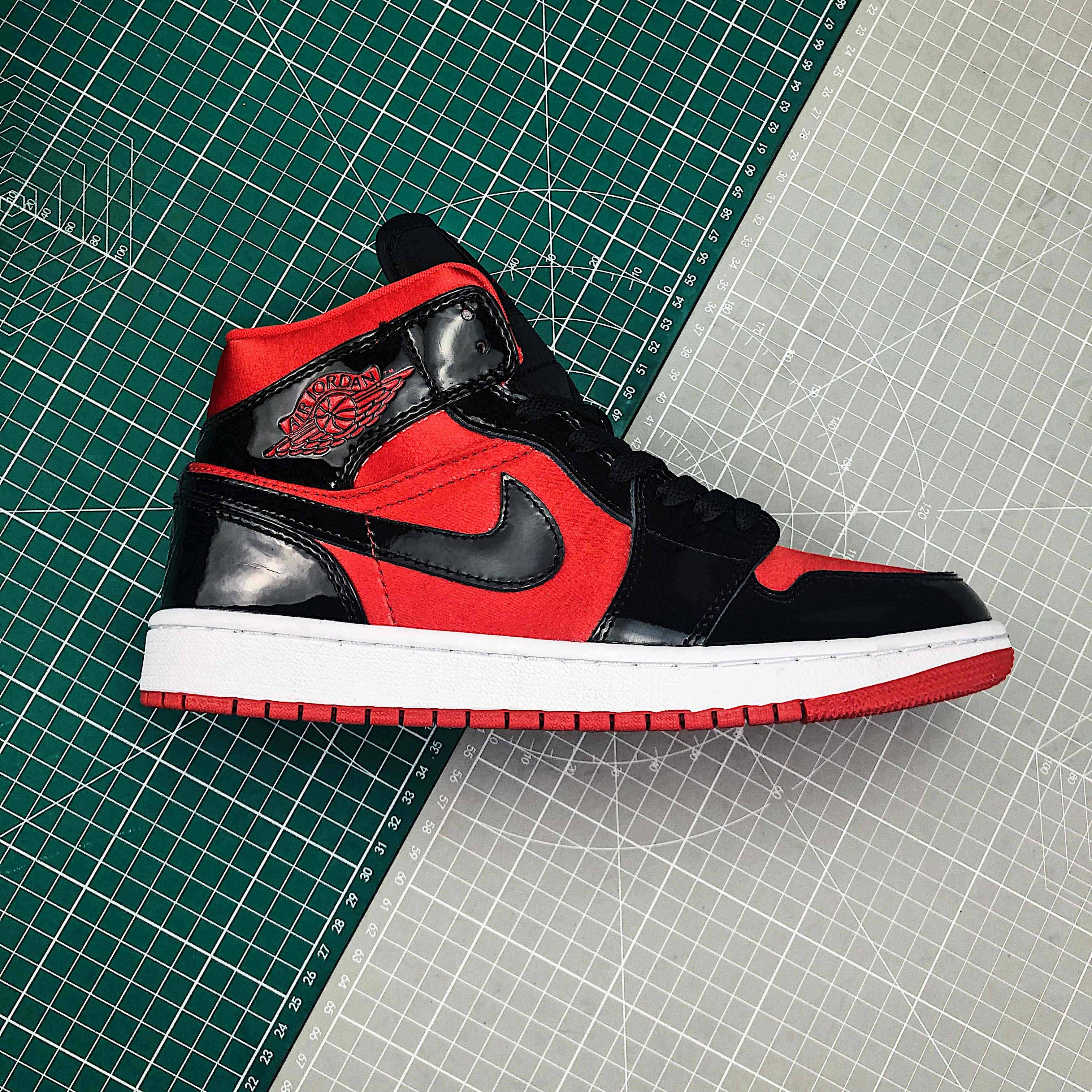 Jordan Air 1 Mid Black/Hot Punch BQ6472-600  - DopestKickz