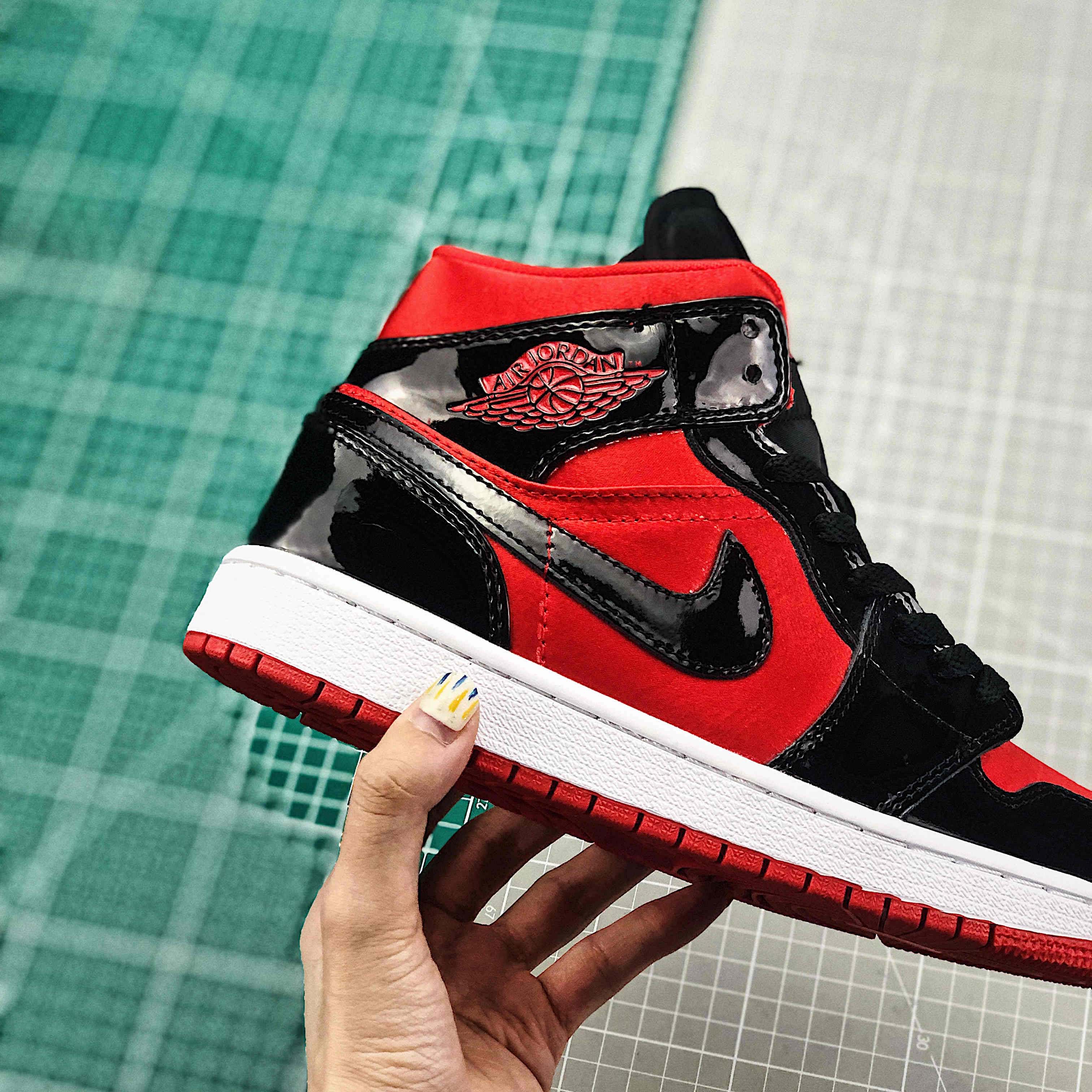 Jordan Air 1 Mid Black/Hot Punch BQ6472-600  - DopestKickz