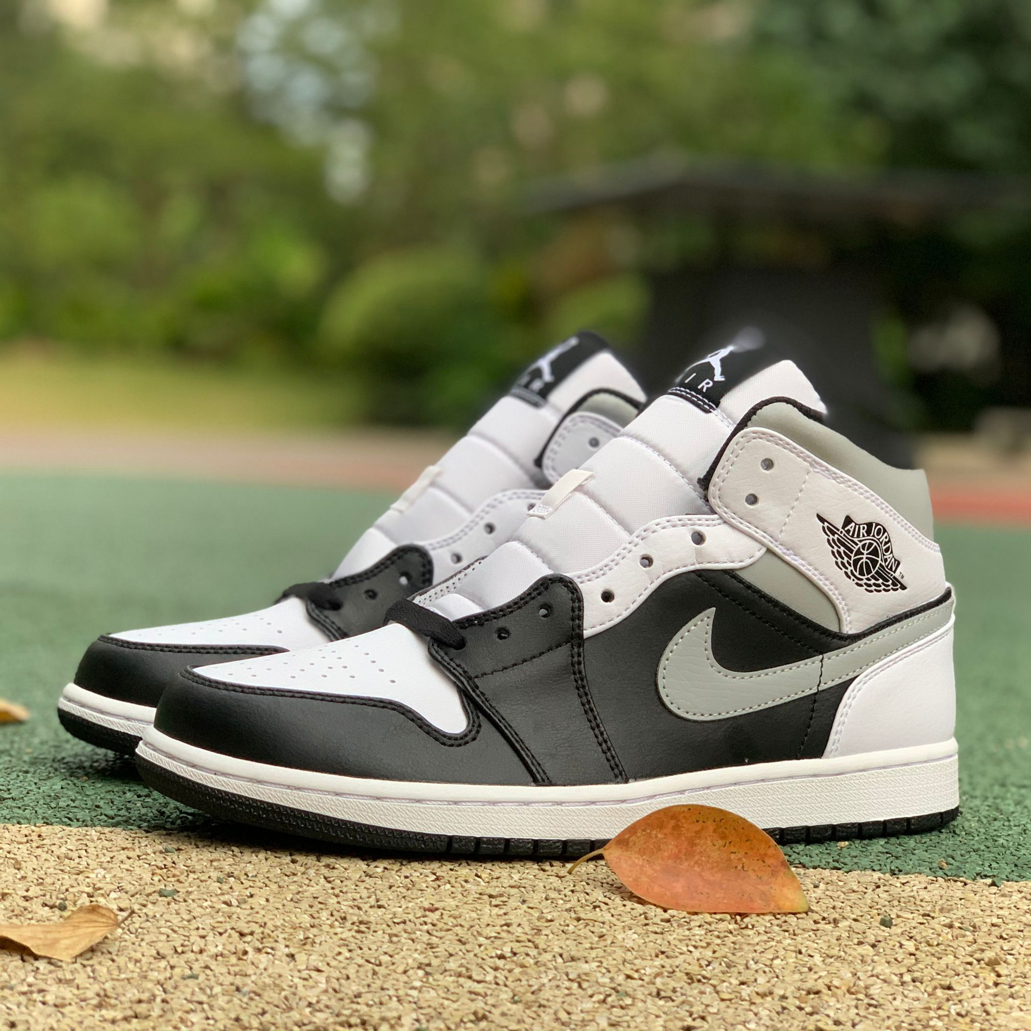 Jordan  Air 1 Mid 554724-073 - DopestKickz