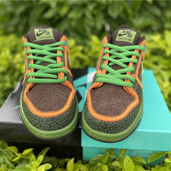 Nike SB Dunk Low 'De La Soul' 789841 332 - DopestKickz