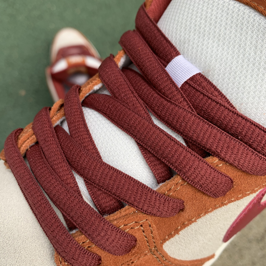 Nike  SB Dunk Low Pro Dark Russet Cedar White BQ6817-202 - DopestKickz