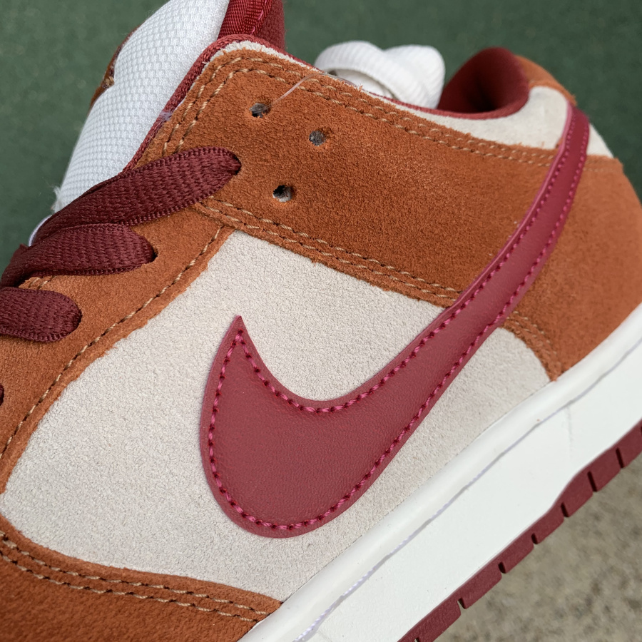 Nike  SB Dunk Low Pro Dark Russet Cedar White BQ6817-202 - DopestKickz