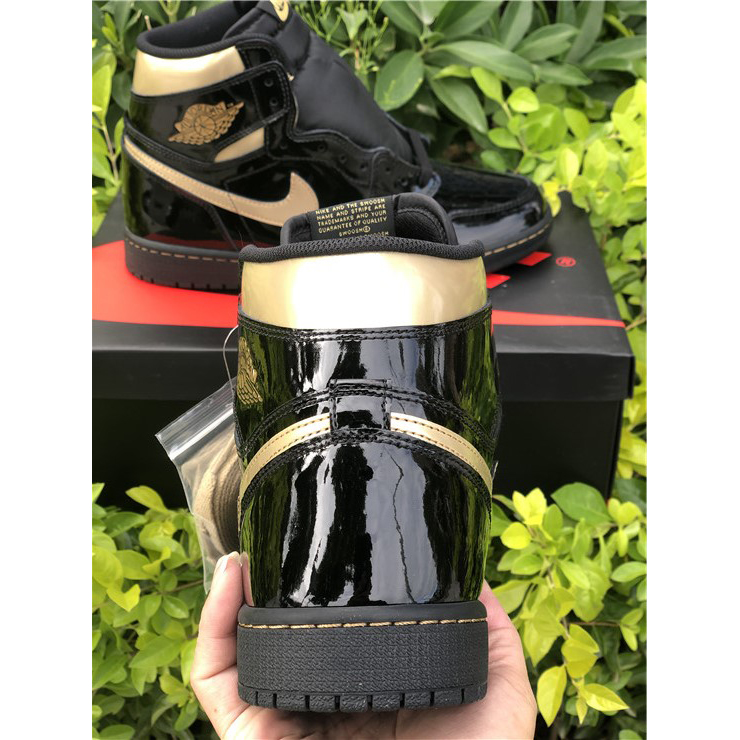 Jordan Air 1 Retro High Black Metallic Gold 555088-032 - DopestKickz