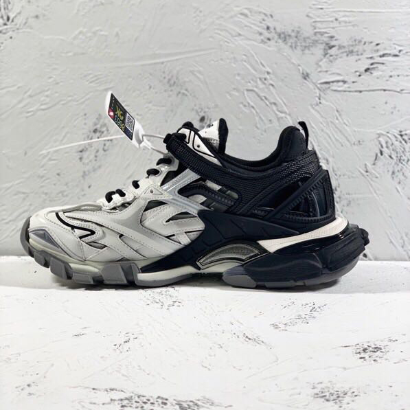 Balenciaga Track.2 Sneakers - DopestKickz