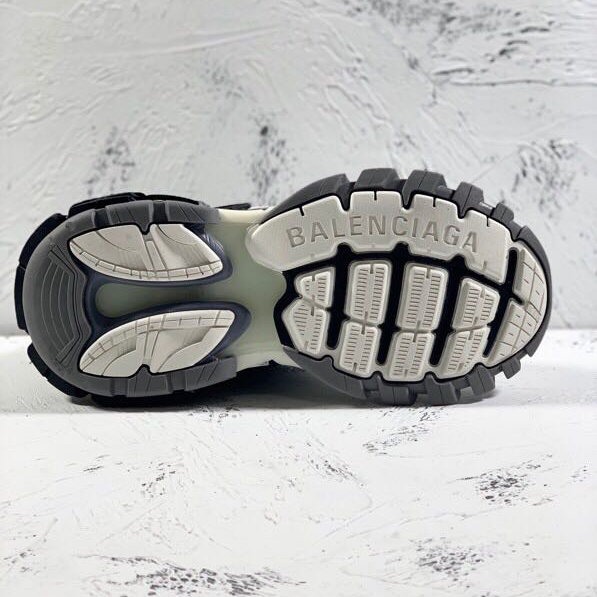 Balenciaga Track.2 Sneakers - DopestKickz