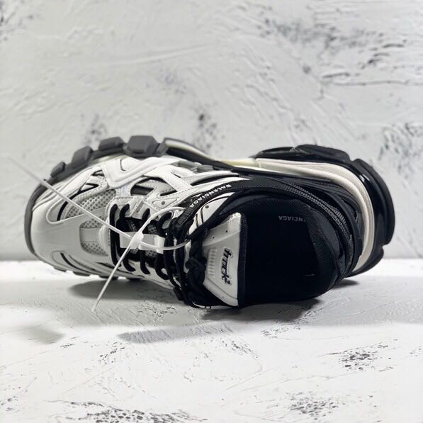 Balenciaga Track.2 Sneakers - DopestKickz