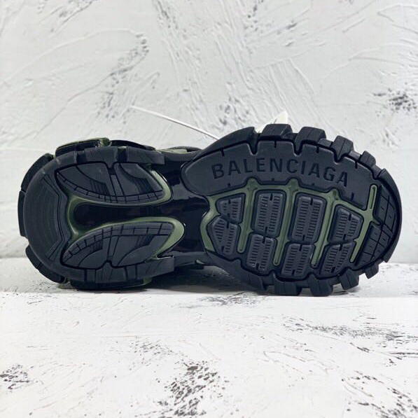 Balenciaga Track.2 Sneakers - DopestKickz