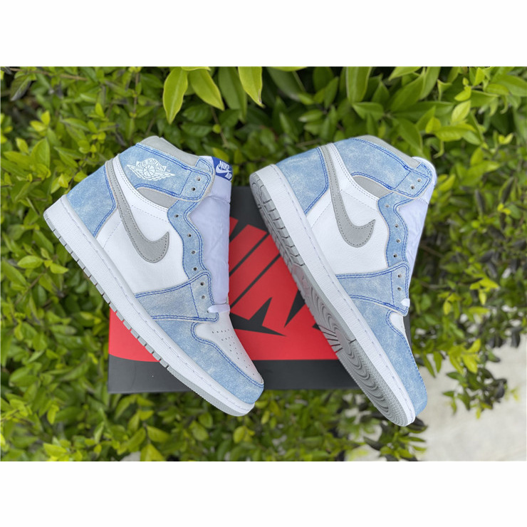 Jordan Air 1 High OG “Hyper Royal” 555088-402 - DopestKickz