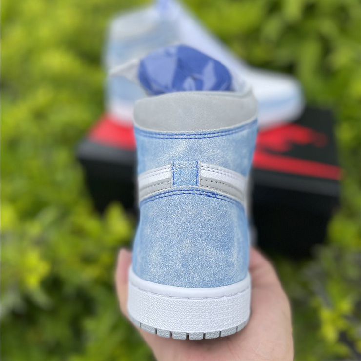 Jordan Air 1 High OG “Hyper Royal” 555088-402 - DopestKickz