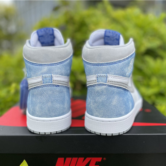 Jordan Air 1 High OG “Hyper Royal” 555088-402 - DopestKickz