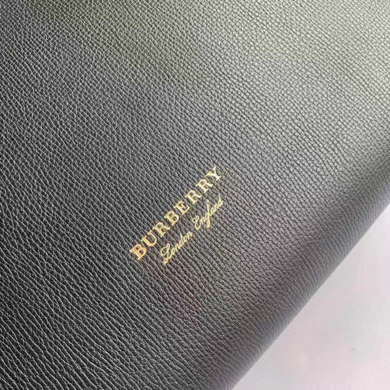 Burberry Shoulder Bag - DopestKickz